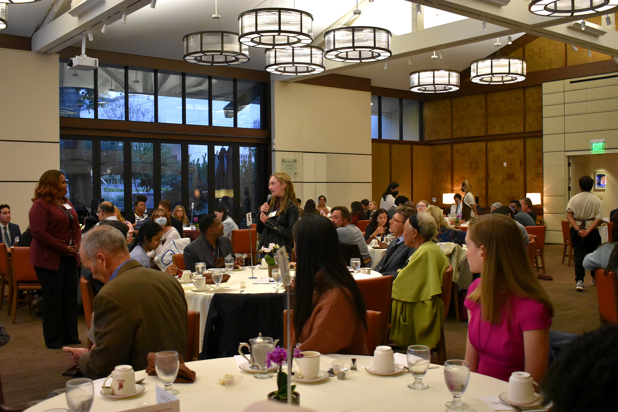 Participants at the dinner were given the opportunity to ask questions and share experiences.