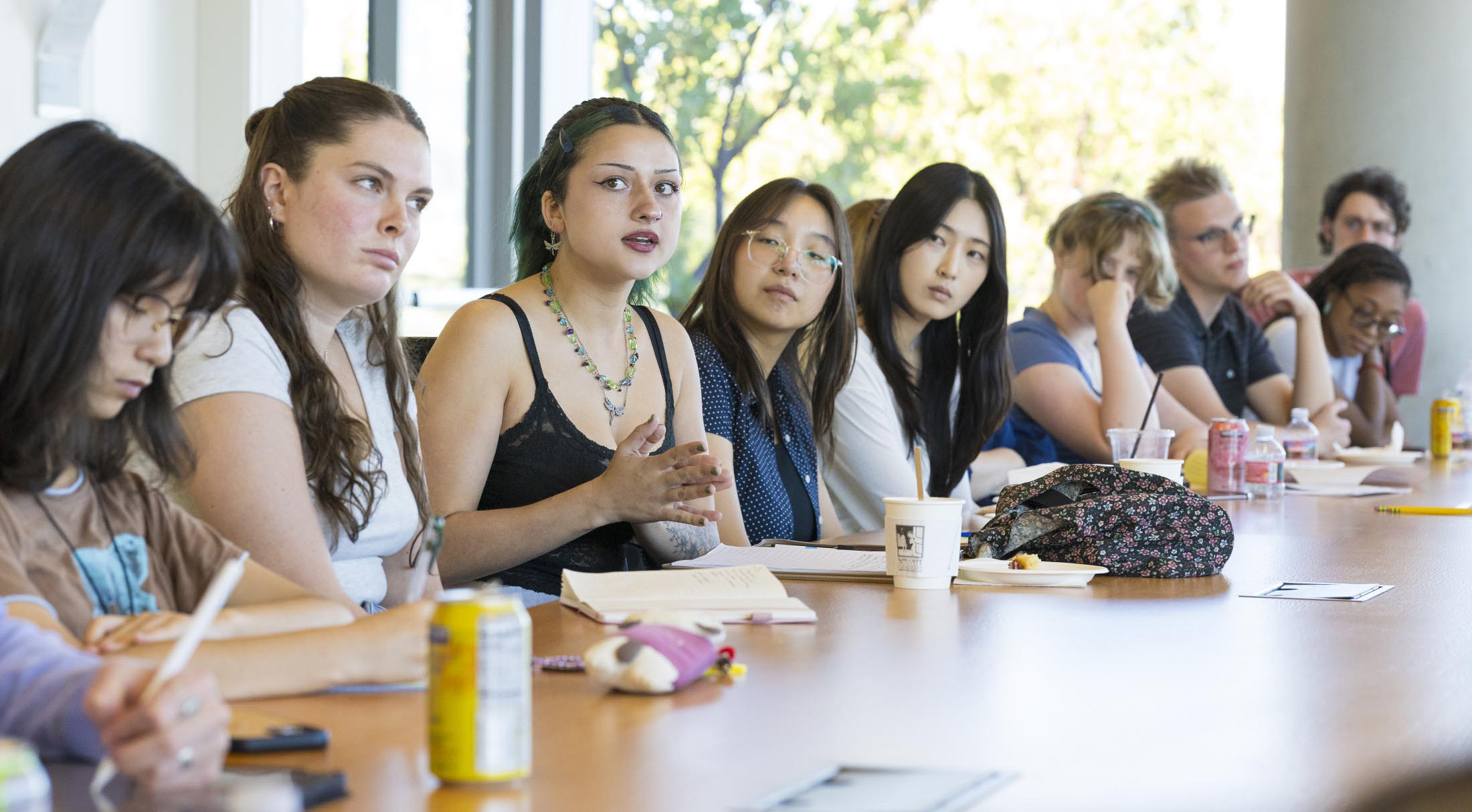 Students discuss the Declaration of Independence with CMC faculty as part of The Open Academy’s first Saturday Salon of the fall semester.