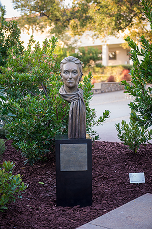 Sculpture of Jil Stark