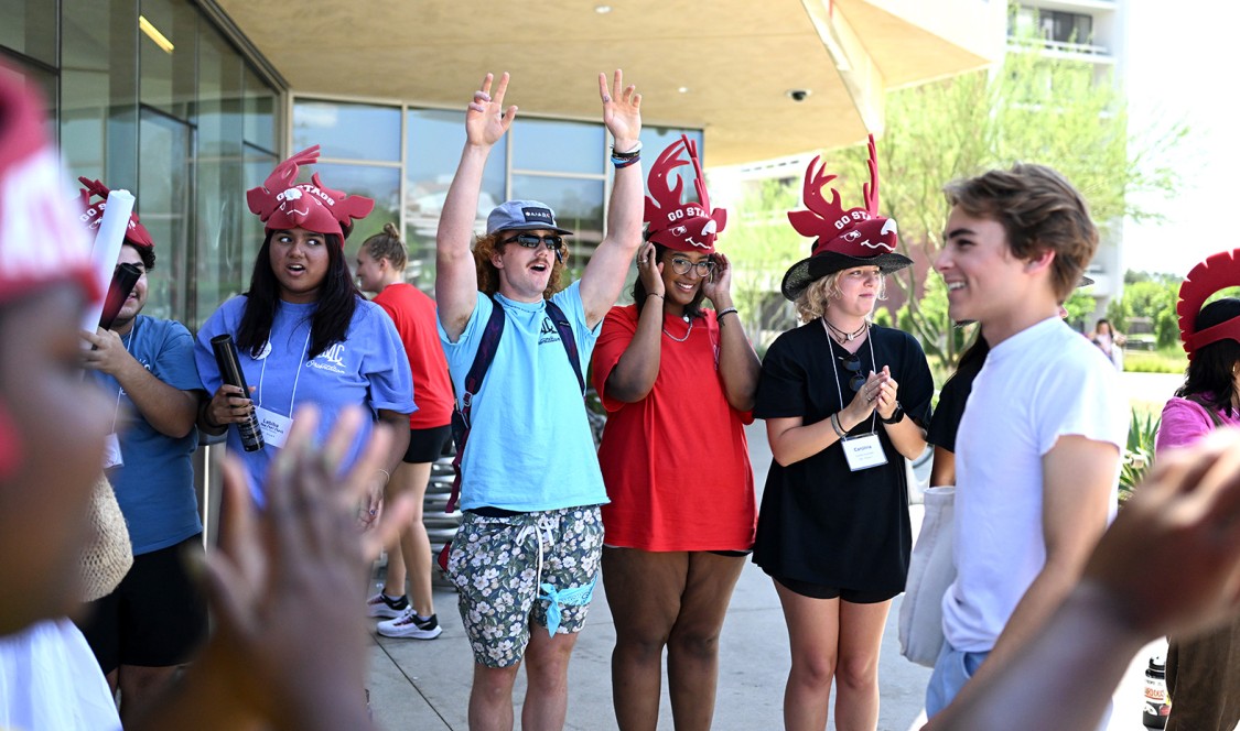 Students welcome the incoming class and families at 2022 Orientation.