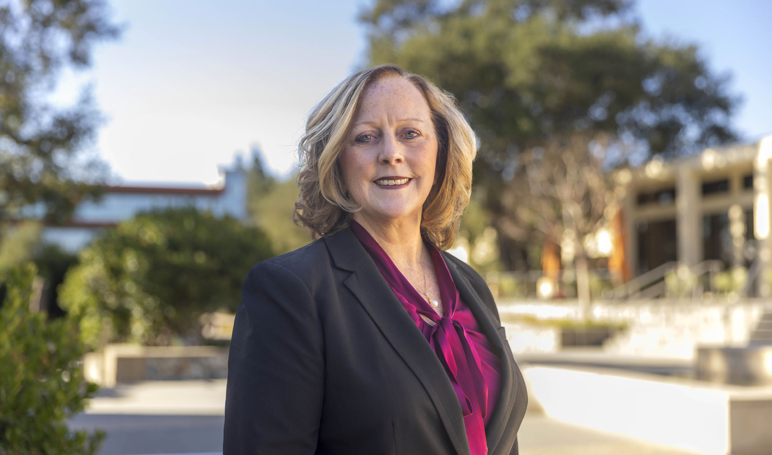 Linda Kroll headshot