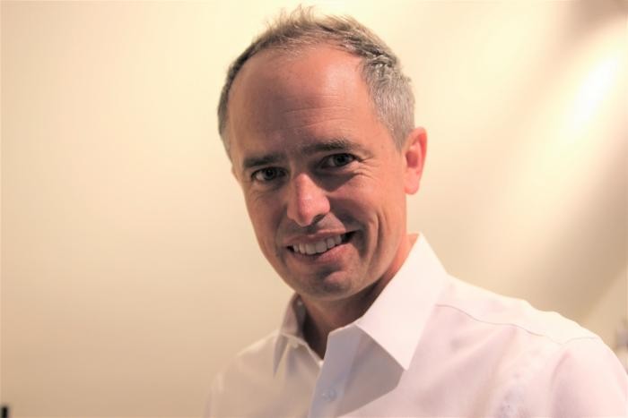 Photo of Peter Langland-Hassan