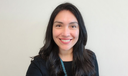 Selfie portrait of Katya Calvo Corado ’01