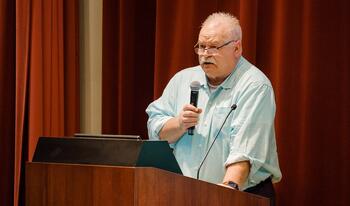 Prof. Manfred Keil at the podium