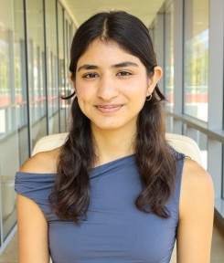 headshot of Aaria Chandwani