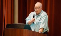 Prof. Manfred Keil at the podium