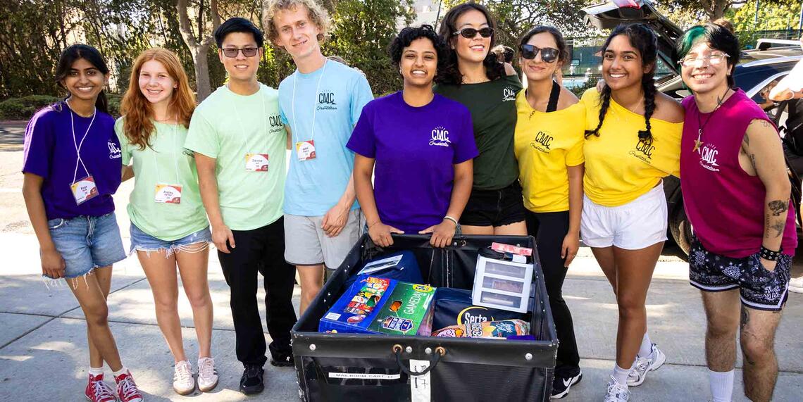 Students helping with move-in